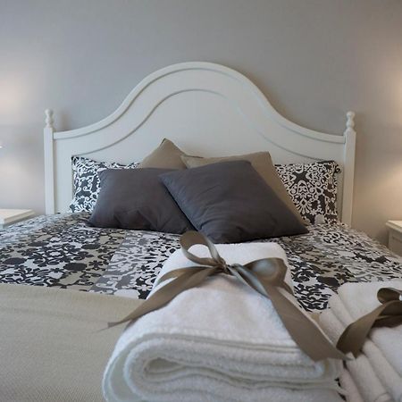 B&B Donna Ada Salerno Bagian luar foto