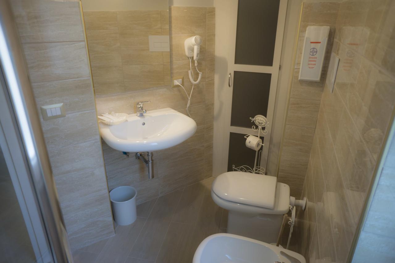 B&B Donna Ada Salerno Bagian luar foto