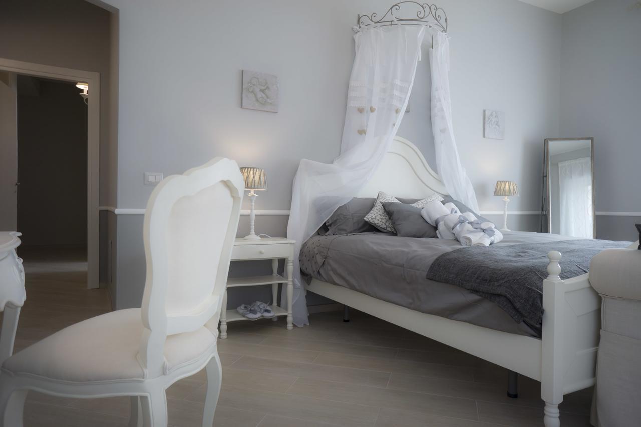B&B Donna Ada Salerno Bagian luar foto