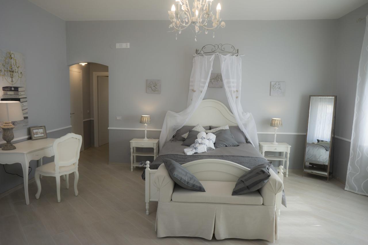 B&B Donna Ada Salerno Bagian luar foto