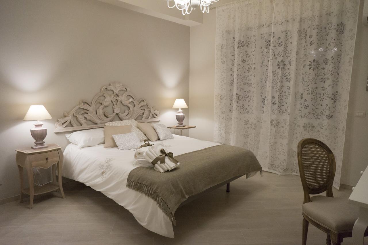 B&B Donna Ada Salerno Bagian luar foto