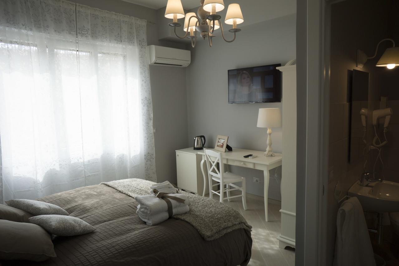B&B Donna Ada Salerno Bagian luar foto