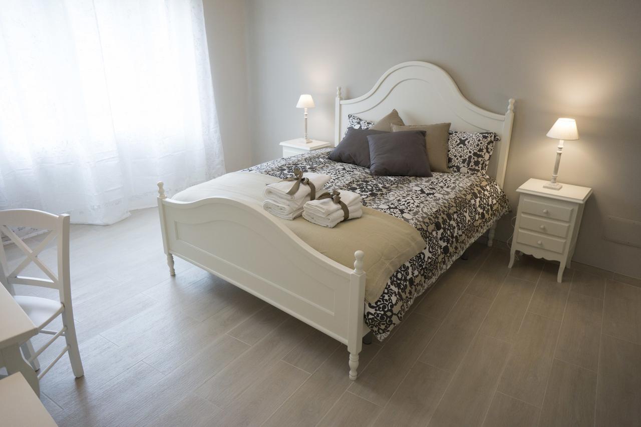 B&B Donna Ada Salerno Bagian luar foto