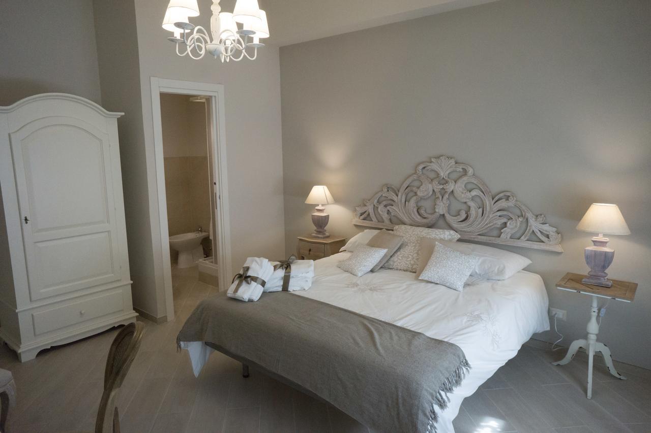 B&B Donna Ada Salerno Bagian luar foto