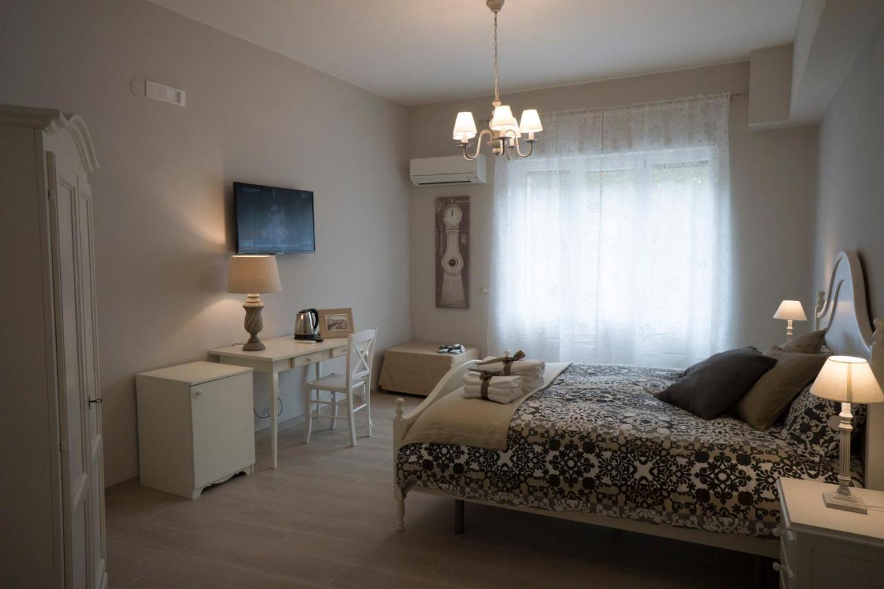 B&B Donna Ada Salerno Bagian luar foto
