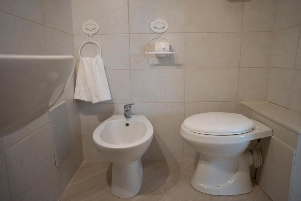 B&B Donna Ada Salerno Bagian luar foto